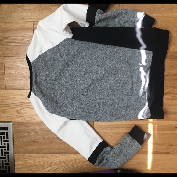 Too small - Picture 2 of 2